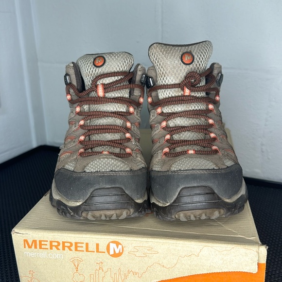 Merrell Shoes - Merrill Moab Mid Women’s Hiking Boots - size 8.5